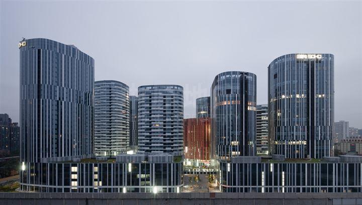 【工体 邻近三里屯SOHO 135平精装修带家具